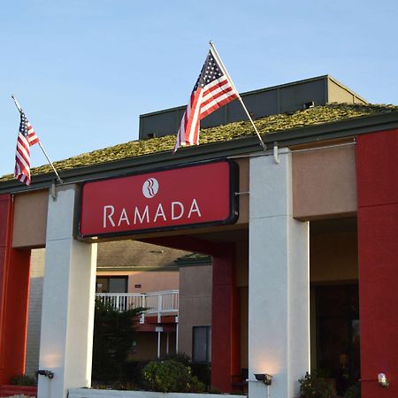 Ramada By Wyndham Arcata Hotell Exteriör bild