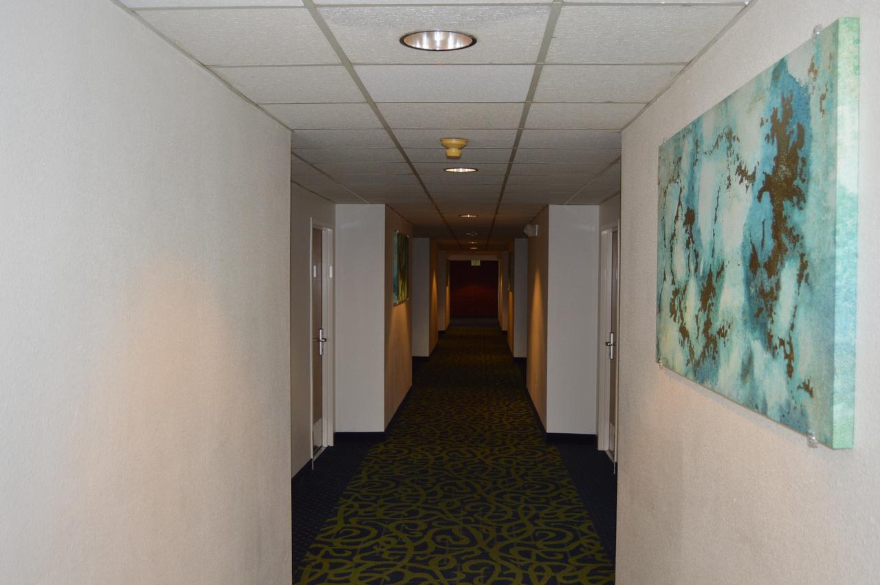Ramada By Wyndham Arcata Hotell Exteriör bild