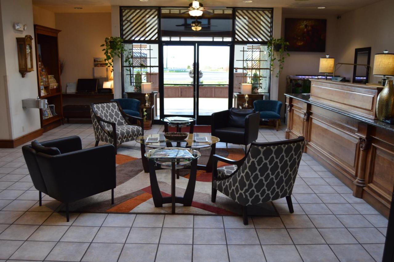 Ramada By Wyndham Arcata Hotell Exteriör bild